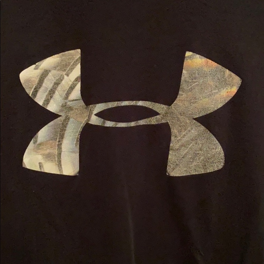 T-Shirt - Picture 2 of 3
